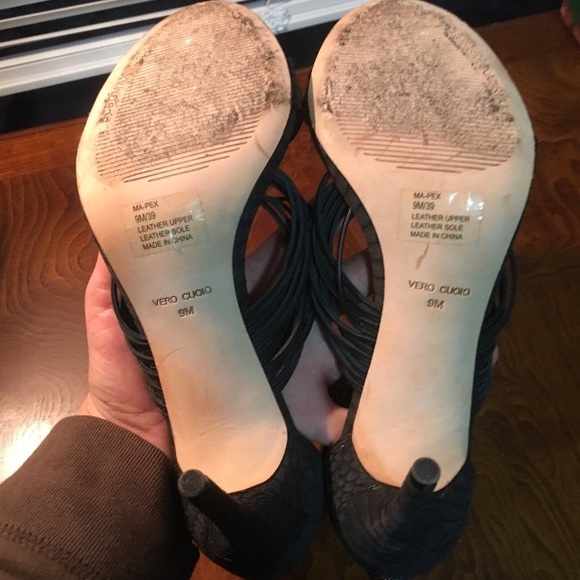 SOLD Bcbg strappy sandal - Picture 5 of 5